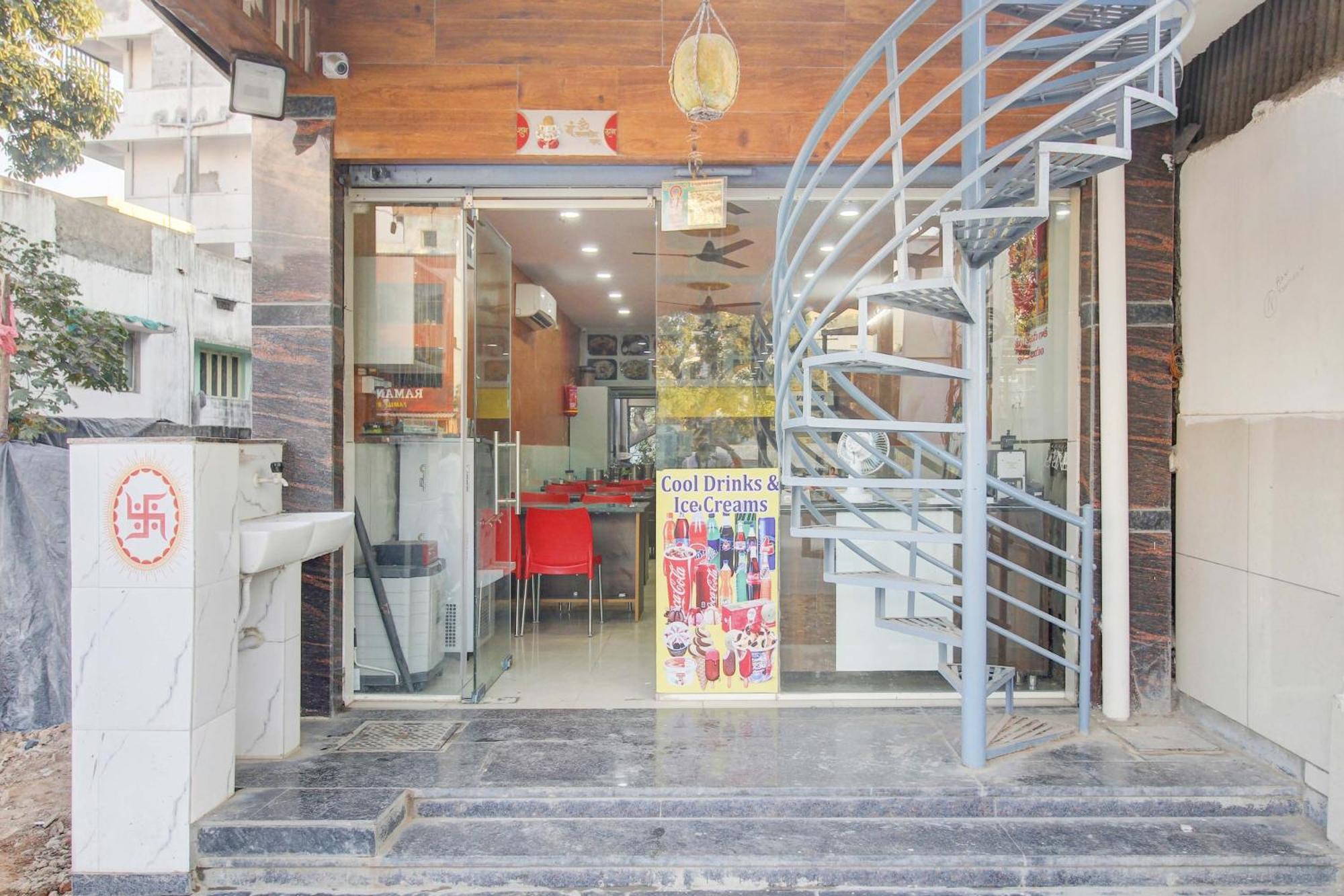 Oyo Flagship Lotus Guest Grand Inn Hyderabad Exterior foto